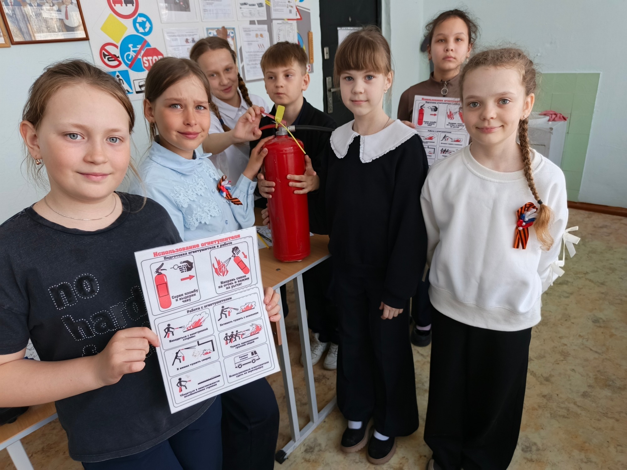 Юные спасатели встречают День пожарного!.